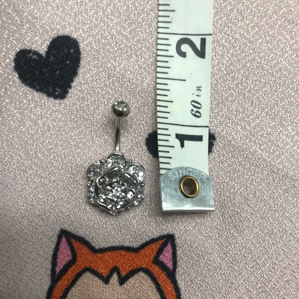 🐶 NWOT belly button ring, crystal rose design
